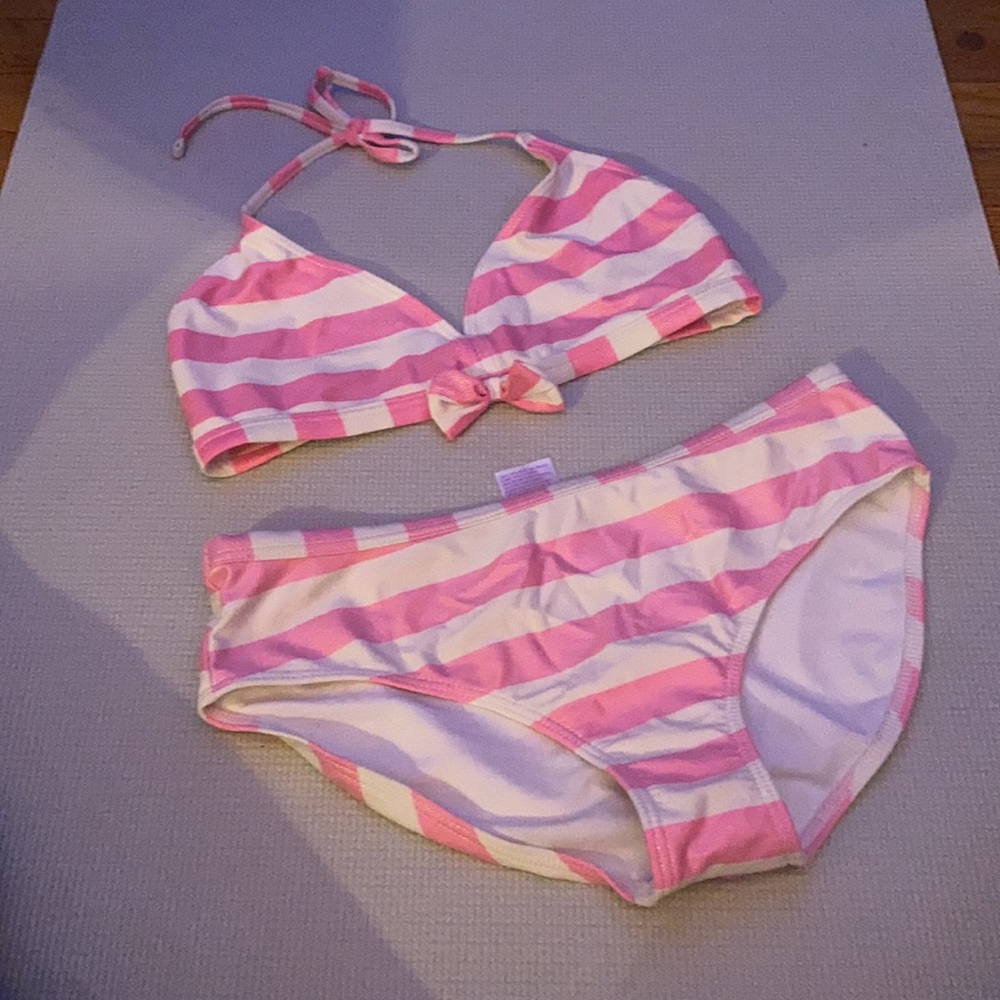 Pink and white Bikini! 💗🤍